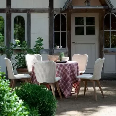 Обеденные стулья Vincent Sheppard Lena ножки из тика