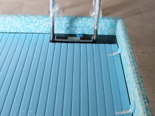 Установка автоматического покрытия для бассейна