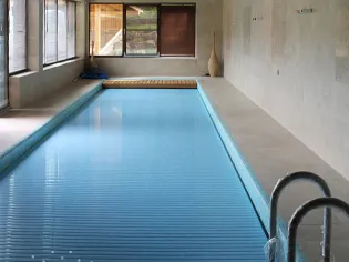 Установка автоматического покрытия для бассейна