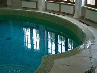 Строительство овального бассейна под ключ