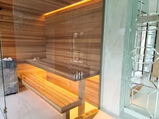 Строительство, отделка сауны со стеклянным фасадом